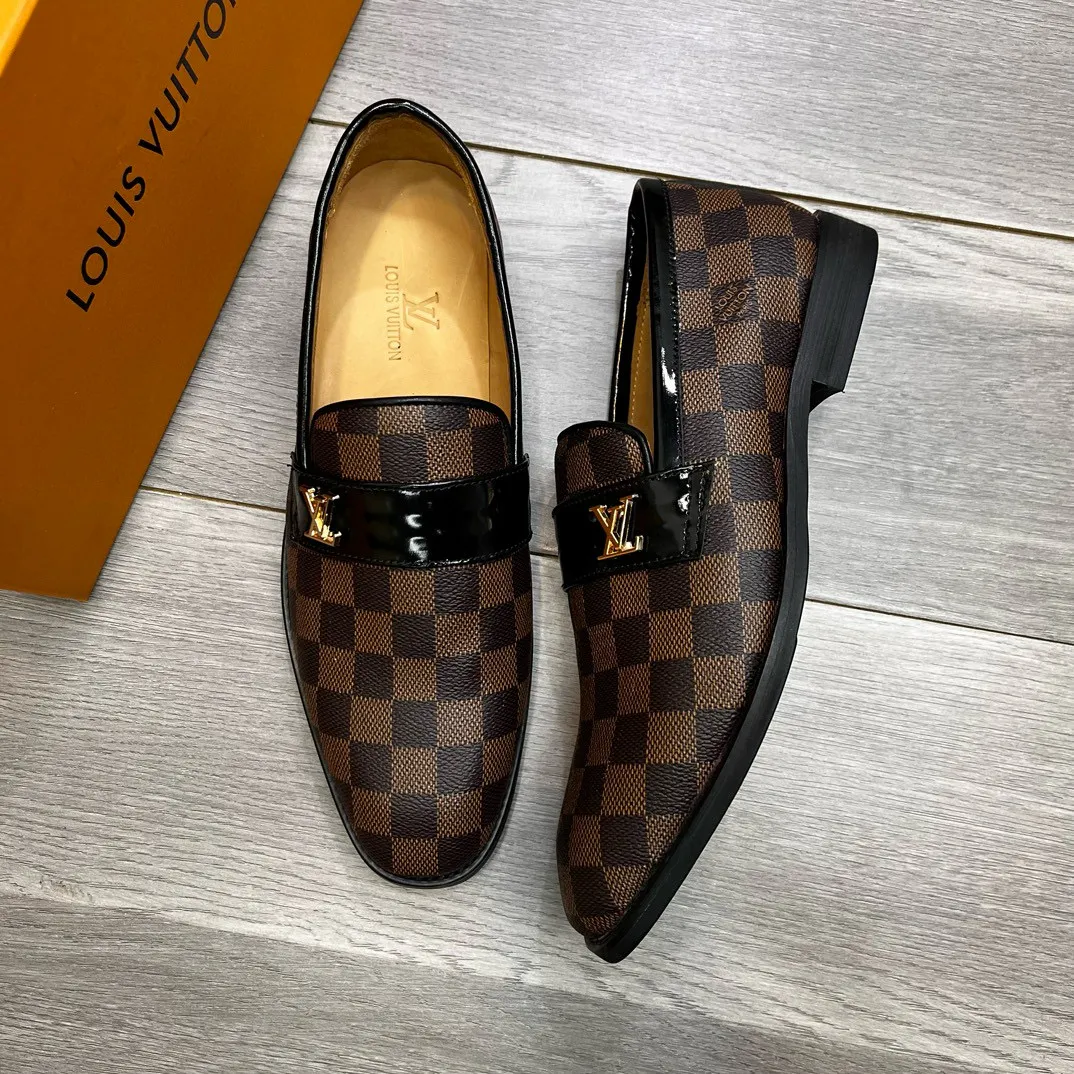 Ex-factory price 500💵LV casual leather shoes, elegant original last type! Simple, luxurious and elegant, the first choice for successful men. Material: Imported top original material + cow lining. Private molded outsole! Domineering, noble and luxurious, code number: 38 39 40 41 42 43 44 (45, 46, 47 customized)